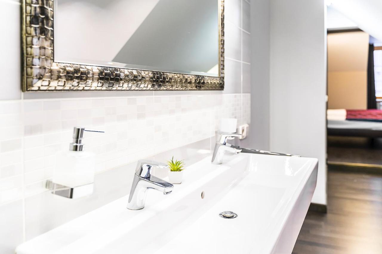 Winwinstay Apartments In Heart Of Old Town Riga Esterno foto